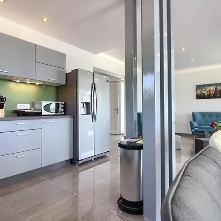Modern Horizont With Sea View Pool And Playroom Fažana